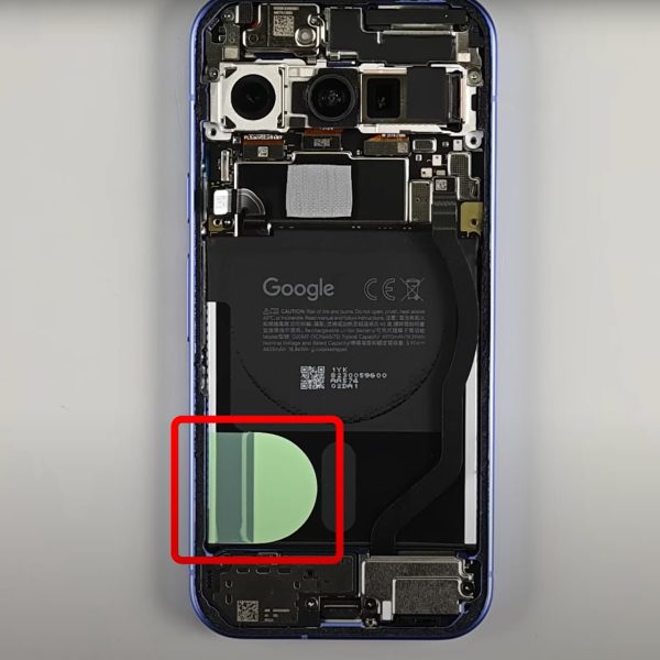 Remplacer la batterie du Pixel 10 est devenu un jeu d’enfant, un bon point pour Google