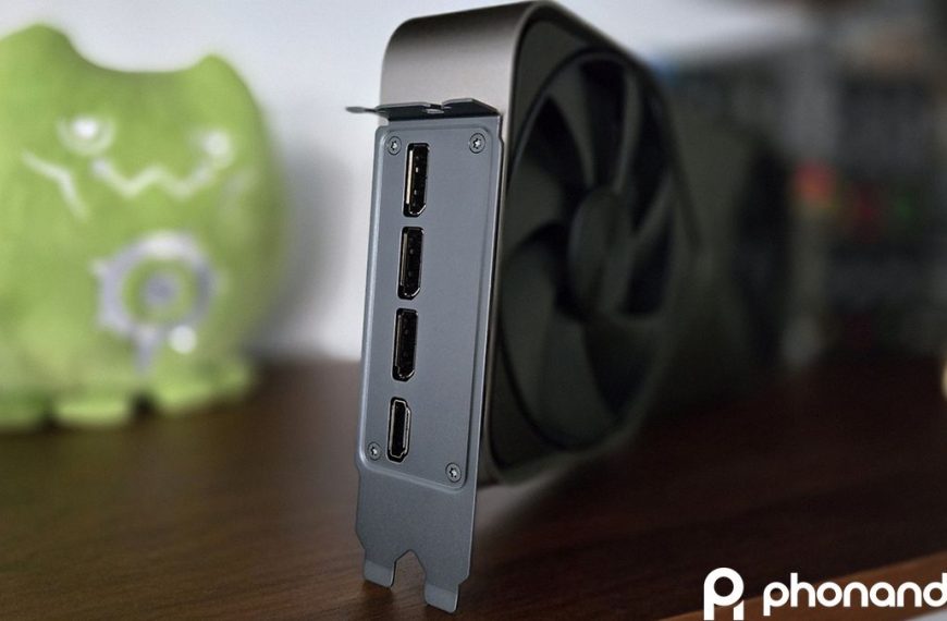 Il commande une carte graphique RTX 5080 sur Amazon et reçoit une brique, littéralement