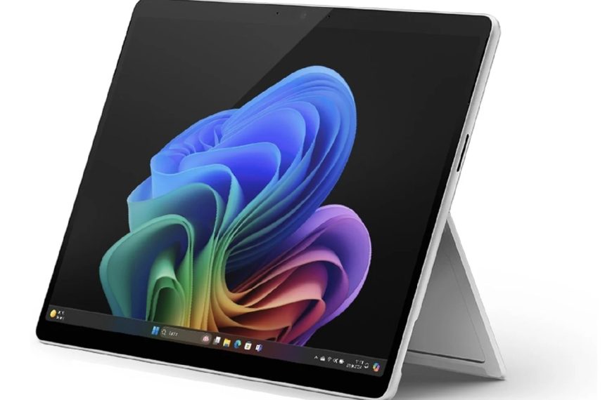 Microsoft Surface Pro 11 : rare promo à saisir sur la tablette hybride premium chez Amazon
