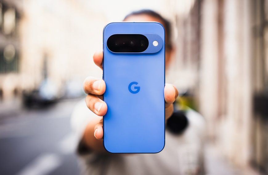 Test du Google Pixel 10 : aussi bon que frustrant