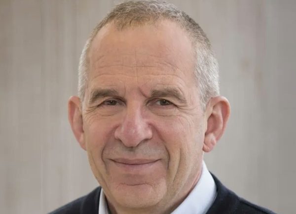 Telex : Un prix Nobel français sur le quantique, Qualcomm rachète Arduino, Un rapport de Deloitte truffé d'hallucinations