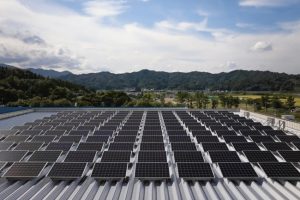 Telex : Apple investit 600 M$ dans les renouvelables en Europe, F5 piraté à l'aide d'un état-nation, La CISA perd près de 1 000 employés en plein shutdown