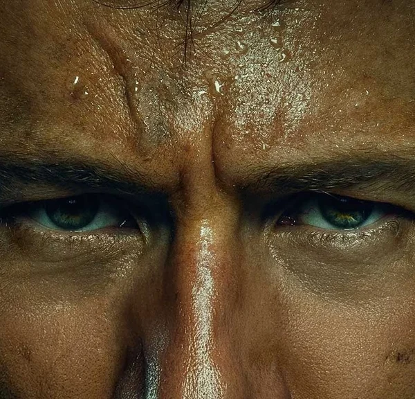 Cet acteur adoubé par Tom Cruise reprend un rôle culte de Schwarzenegger 38 ans après : ce film de SF sort en 2025 au cinéma
