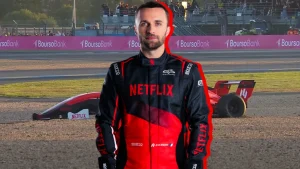 "Pas de chance" Le GP Explorer 3 ne s'est pas passé comme prévu pour Squeezie, voici l'accident dont tout le monde parle…