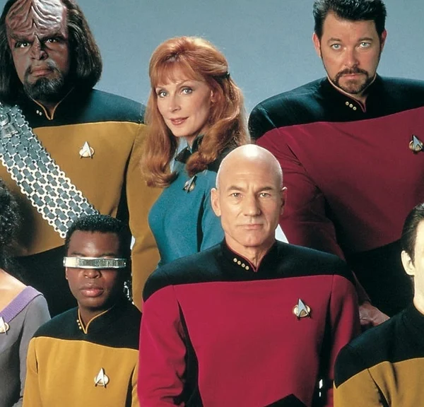 Star Trek : Les couleurs des uniformes expliquées. Il y en a bien plus que seulement le rouge, le bleu et l'or…