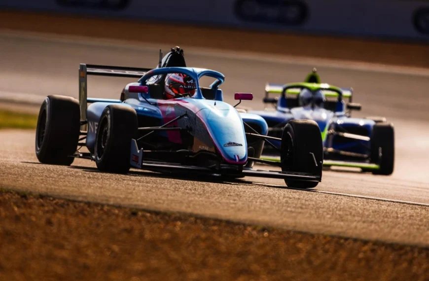 Dans les coulisses du GP Explorer 3, voici ce que vous n'avez pas vu pendant la course de Squeezie !