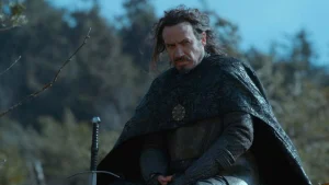 "Être passé à la machine à laver" Le tournage de Kaamelott Deuxième volet a été éprouvant pour Alexandre Astier : c'est le seul fautif