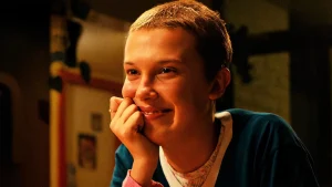 Après la saison 5 de Stranger Things, Millie Bobby Brown poursuit sur Netflix avec une nouvelle série fantastique