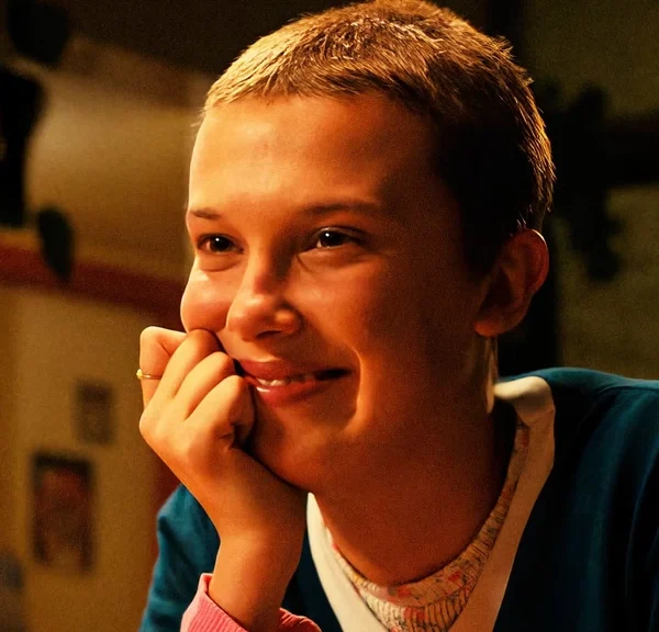 Après la saison 5 de Stranger Things, Millie Bobby Brown poursuit sur Netflix avec une nouvelle série fantastique