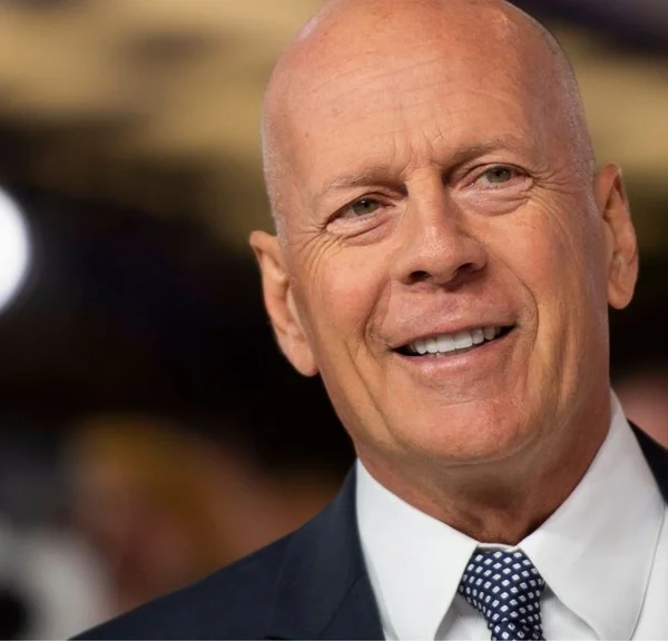 “Il faisait passer un message” Bruce Willis a toujours refusé de s’excuser pour ce film jugé “offensant”