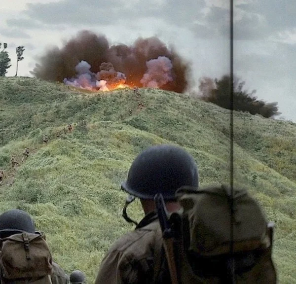 Ce film de guerre est un monument du cinéma, mais tout le monde l’a oublié… Il a fait une erreur : sortir après ce grand classique de Spielberg