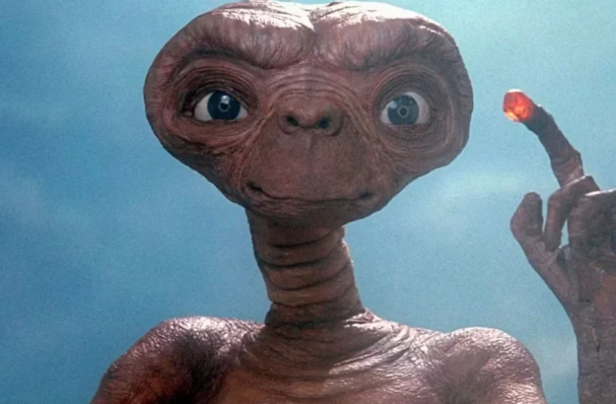 Steven Spielberg se relance dans un film de SF et met toutes les chances de son côté : il compte dans son équipe une légende du cinéma