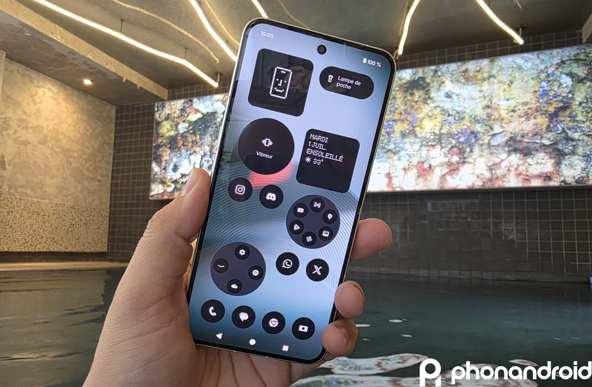 Nothing redirige discrètement ses utilisateurs vers des fermes à clics fantôme, l’affaire la plus étrange du moment