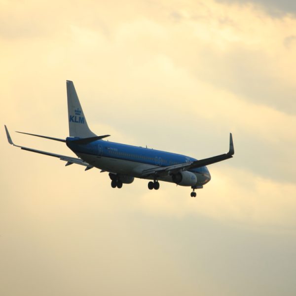 Une batterie externe prend feu dans un avion et le force à atterrir d’urgence