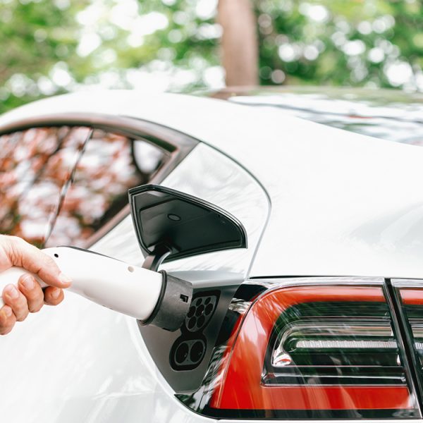Les voitures électriques vont devenir deux fois plus légères sans perdre en autonomie grâce à cette batterie révolutionnaire