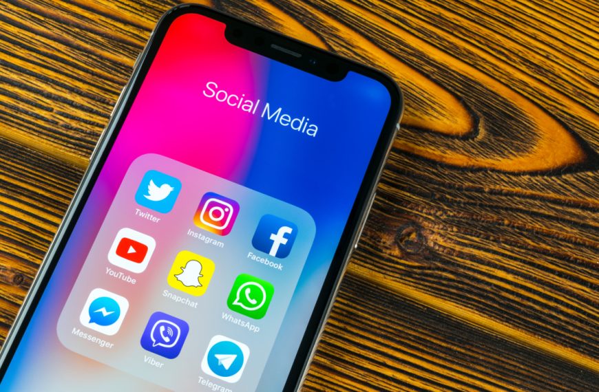 Vous en avez marre des contenus IA sur les réseaux sociaux ? Dommage, cette startup va empirer les choses