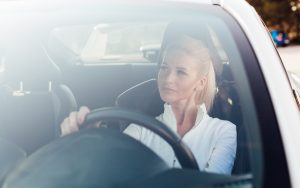 Hommes et femmes au volant, c’est pareil ? Cette étude montre des différences flagrantes