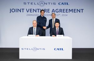 Cette usine de batteries européenne fait venir 2000 employés chinois : on vous explique pourquoi