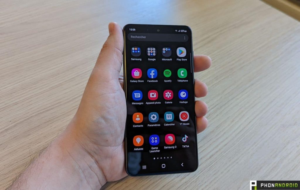 Ce smartphone Samsung reçoit One UI 8, mais ce sera sa dernière mise à jour