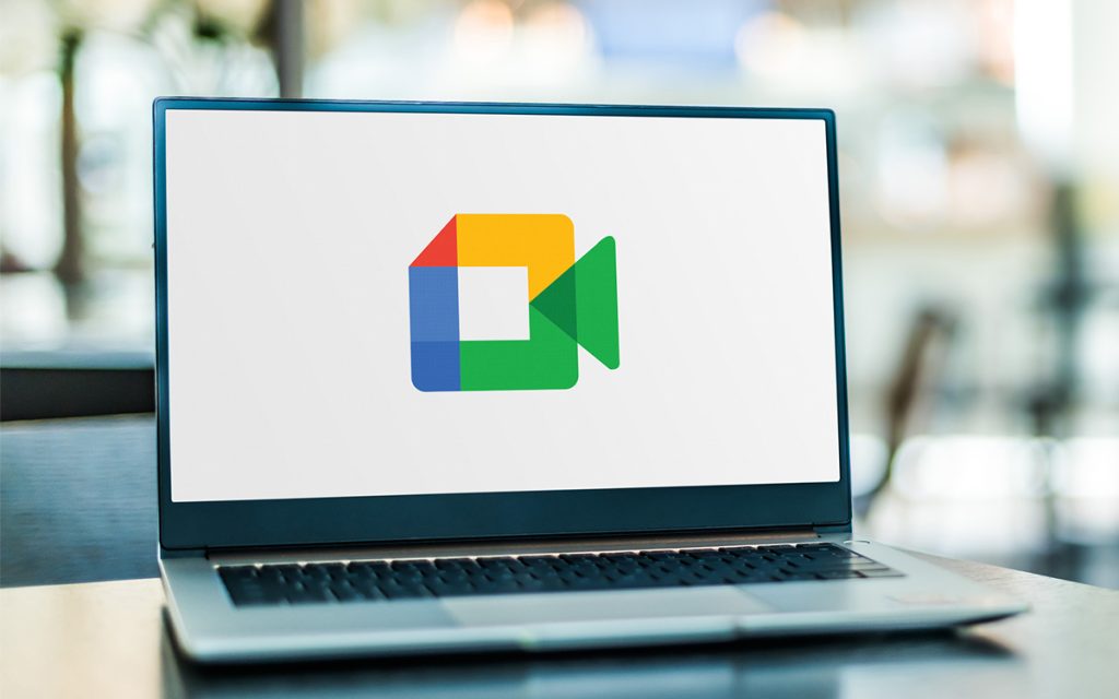 Google Meet efface vos cernes et vous relooke en un instant grâce à cette nouvelle fonction IA