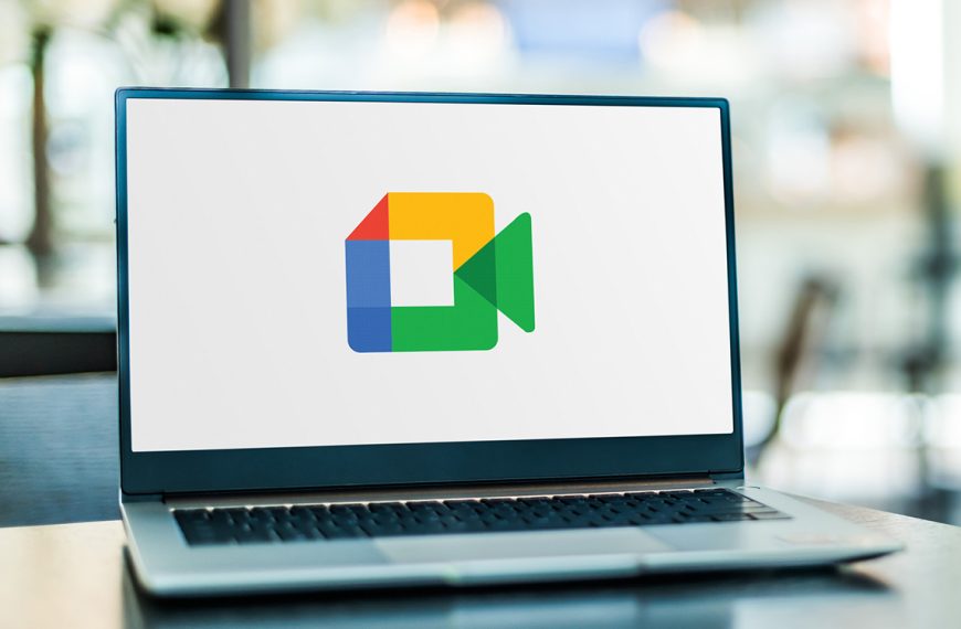 Google Meet efface vos cernes et vous relooke en un instant grâce à cette nouvelle fonction IA