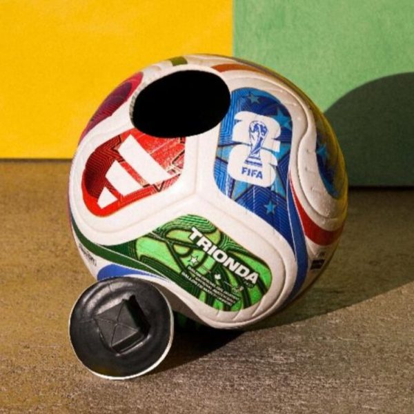 Le ballon de la Coupe du Monde de foot cache une puce redoutable