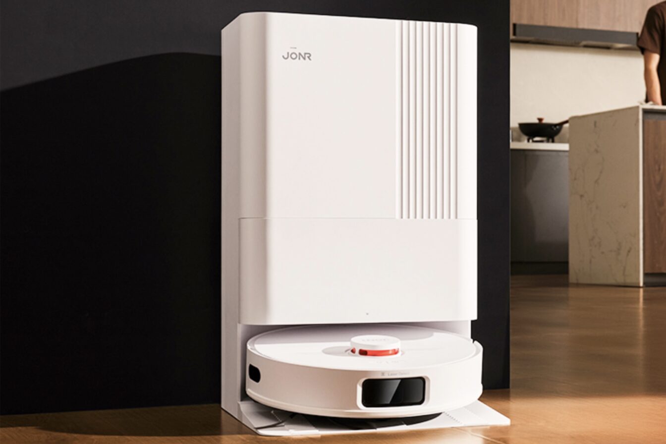 Ce robot aspirateur avec station tout-en-1 coûte 232 € : il se vend par palettes entières ⚡️