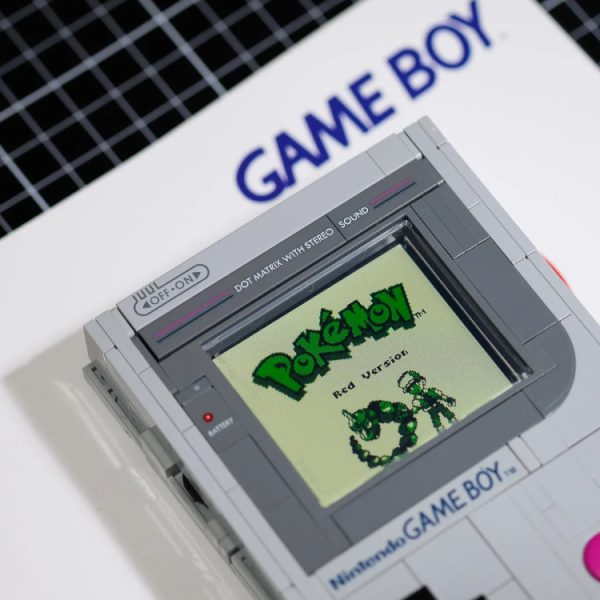 Le Lego Game boy peut déjà lire de vraies cartouches de jeux, un jour après sa sortie