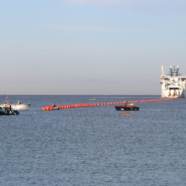 Câble sous-marin Médusa : Orange pose un premier jalon à Marseille