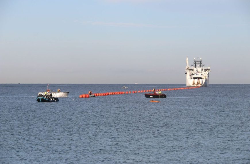 Câble sous-marin Médusa : Orange pose un premier jalon à Marseille