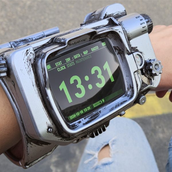 Le Pip-Boy de Fallout sur une Pixel Watch 4 de Google ? Ce fan l’a fait et c’est réussi