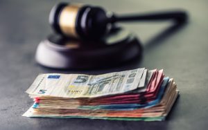 Ce pirate accepte une amende de 45 millions de dollars d’amende alors qu’il n’a pas de quoi payer son avocat