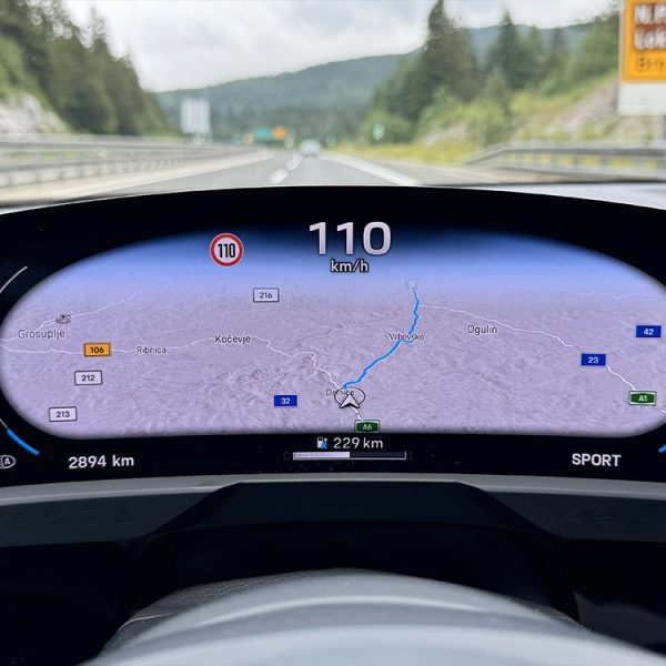 L’autoroute ruine l’autonomie des voitures électriques, cette étude le prouve
