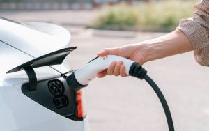 Économisez sur la recharge ultra-rapide de votre voiture électrique avec ces forfaits