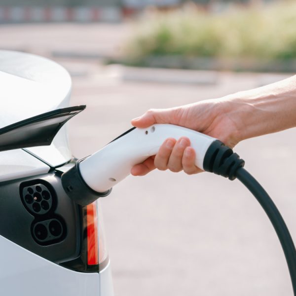 Économisez sur la recharge ultra-rapide de votre voiture électrique avec ces forfaits