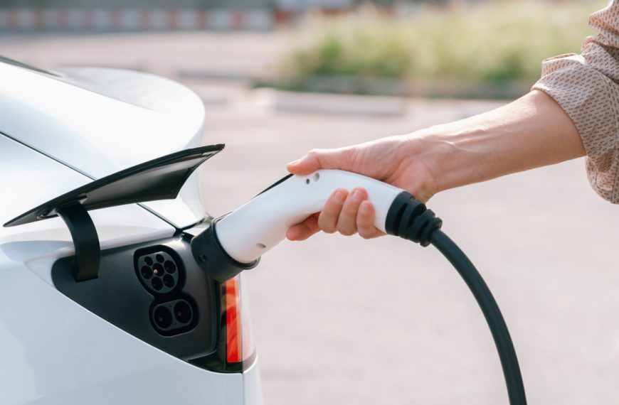 Économisez sur la recharge ultra-rapide de votre voiture électrique avec ces forfaits