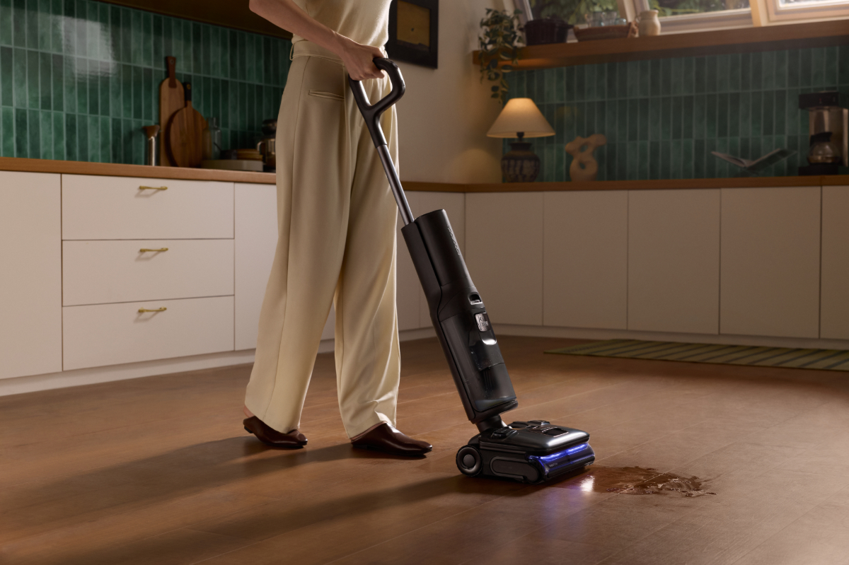 Roborock F25 Ultra : l’aspirateur balai qui nettoie avec vapeur, eau chaude et intelligence artificielle