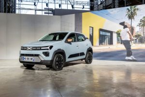 Dacia nous a montré sa nouvelle Spring : peut-elle vraiment rivaliser avec la concurrence ?