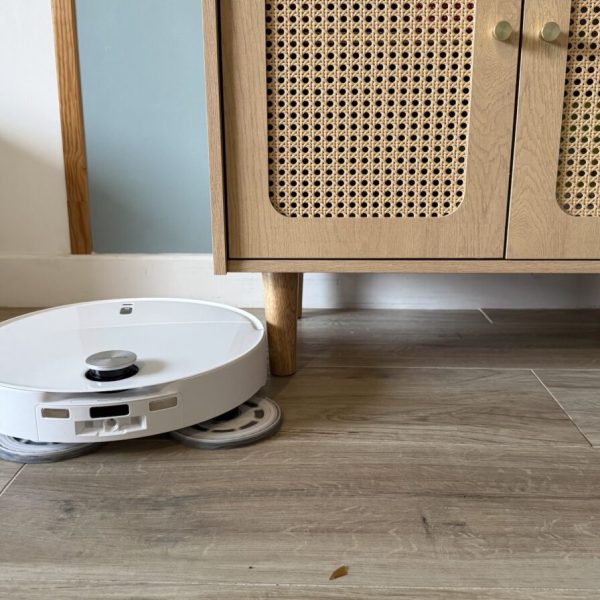 Test Roborock Qrevo Curv 2 Pro : le plus sexy des aspirateurs-robots fait presque un sans faute