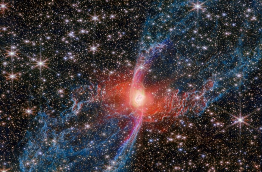 James Webb dévoile le costume de la nébuleuse de l’Araignée rouge pour Halloween et il a de quoi faire rougir Spiderman