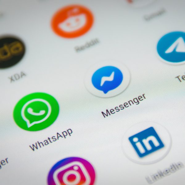 WhatsApp et Messenger vous protègent mieux des arnaques avec ces nouveautés