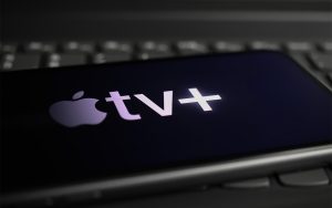 Apple TV+ : bientôt un abonnement moins cher, mais avec de la pub ?