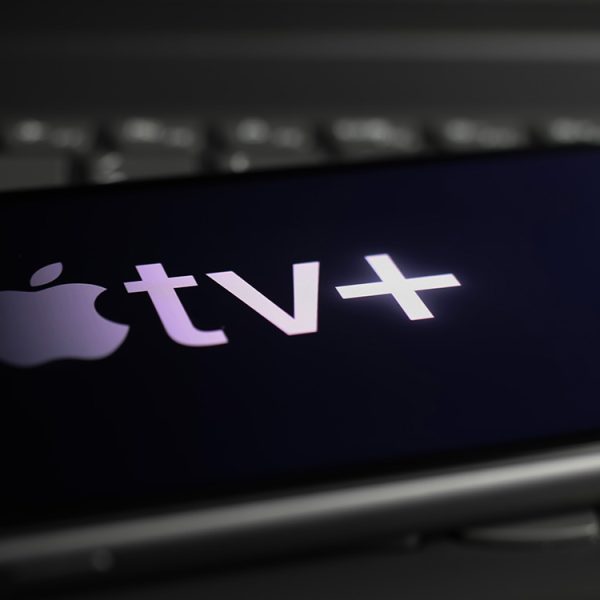Apple TV+ : bientôt un abonnement moins cher, mais avec de la pub ?