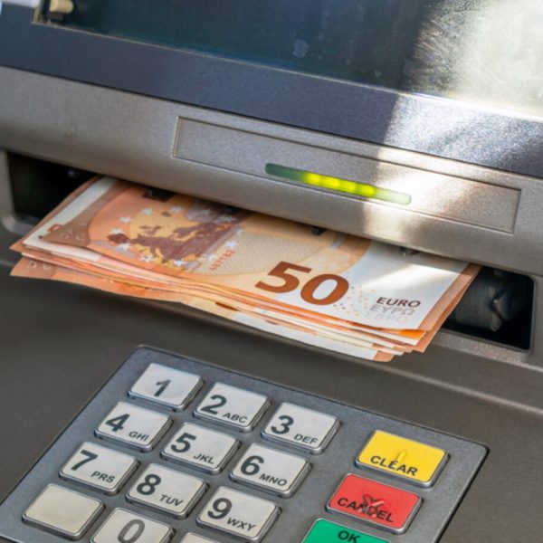 Non, 27 banques françaises n’ont pas été piratées, c’est une fausse alerte