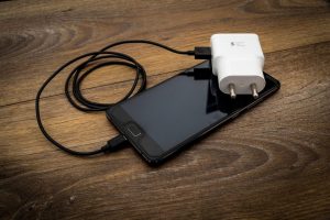 Chargeurs USB : Temu et Shein épinglés par l’UFC Que Choisir pour la dangerosité de leurs produits