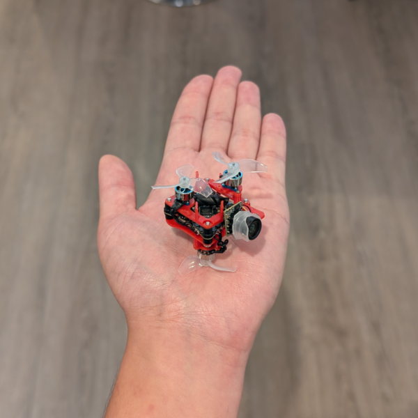 La plus petit drone FPV du monde ?