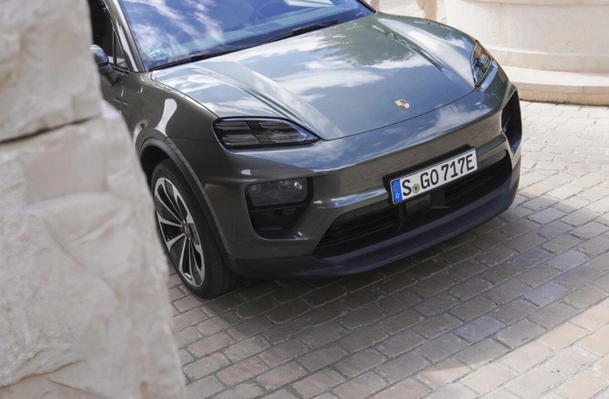 Pour une raison très bête, il n’y aura pas de chargeur à induction dans les Porsche Macan et Taycan