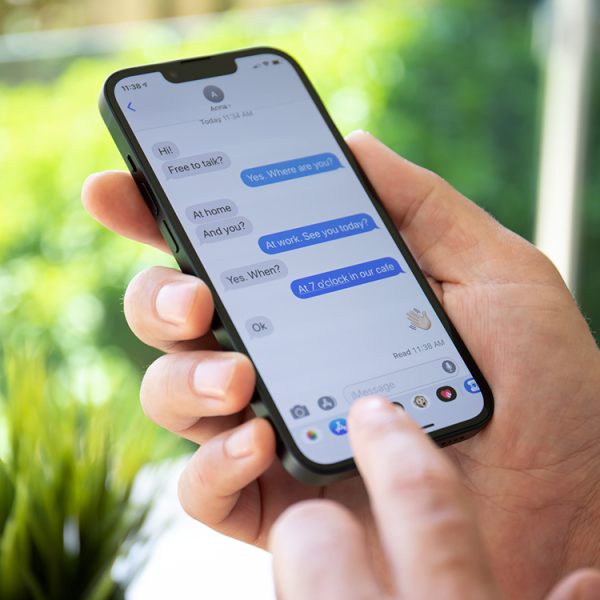 iOS 26 a complétement cassé iMessage, voici comment corriger le bug des messages qui ne s’envoient plus