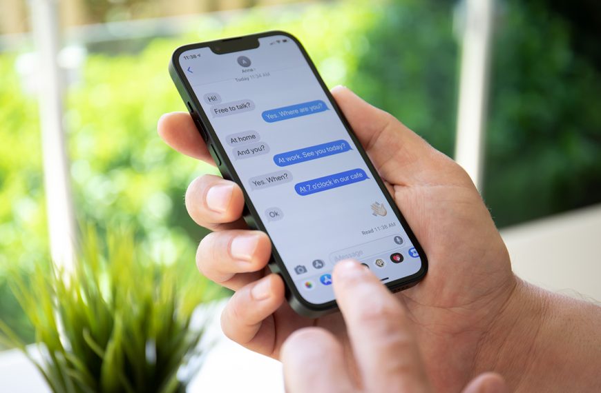 iOS 26 a complétement cassé iMessage, voici comment corriger le bug des messages qui ne s’envoient plus