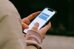 iOS 26 : des bugs compliquent l’activation d’iMessage